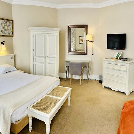 Hotel & Restaurant Le Central Trouville Bilik gambar